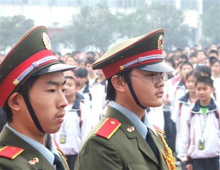 棠中新一轮国旗班飒爽亮相　...
</p><p>　　