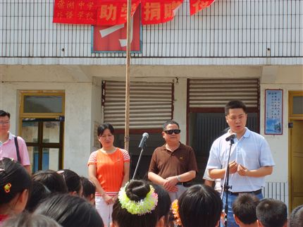 团委陈老师与同学们交流