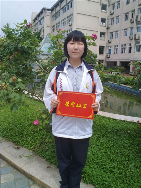 宋姝苇高一7班:我想要的生活,没有捷径。
