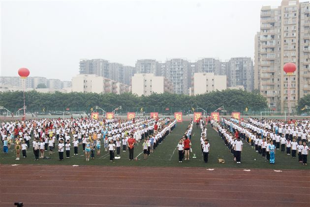 庆祝建党90载 附小学子显风采