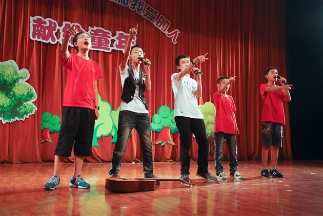 棠外附小隆重举行2012届毕业典礼