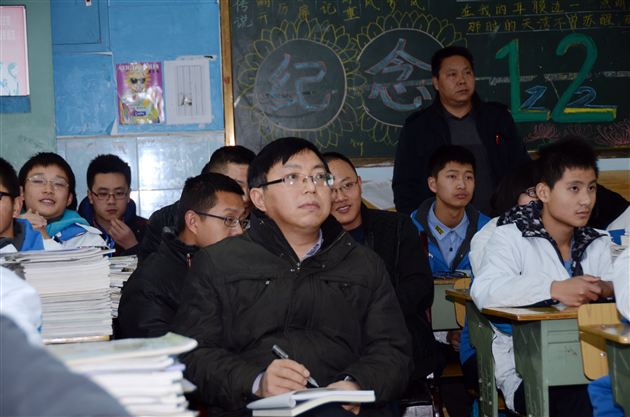 棠中外语学校高2012级修身班会课研讨活动