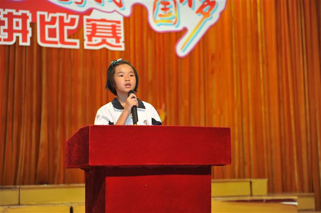 “圆我中国梦，诵读弟子规”——记棠中外语学校开展初2012级学生“中国梦”主题教育演讲比赛