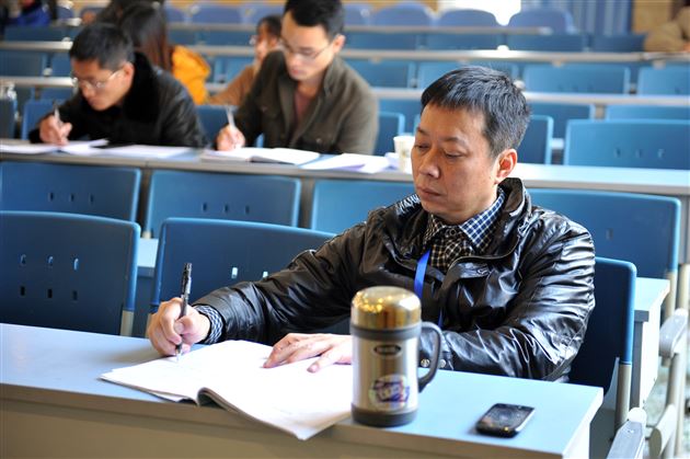 棠外承办成都市高中2013年主题班会课（南片）决赛活动受到好评