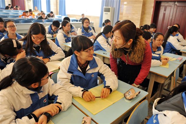 棠外承办成都市高中2013年主题班会课（南片）决赛活动受到好评
