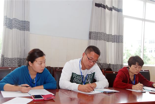 在引领中前行,在探讨中收获——棠外附小召开课题研究会议