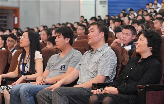 雅言传承文明，经典浸润人生——棠外举办初2012级语文组古诗文背诵大赛