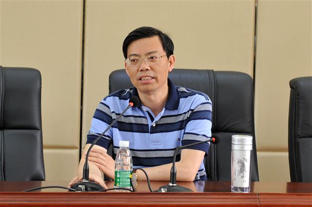 棠外教师鲁敏献课国培计划(达州市)中小学体育骨干教师培训班