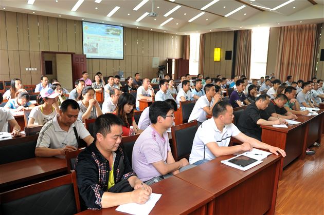 棠外教师鲁敏献课国培计划(达州市)中小学体育骨干教师培训班