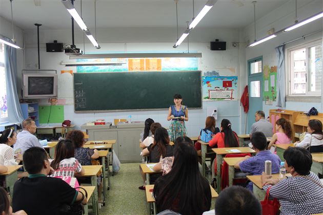 陪伴，真的很重要——棠外附小召开四年级家长座谈会