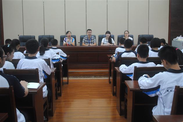 棠外召开初2013级学生会楼层自主管理大会