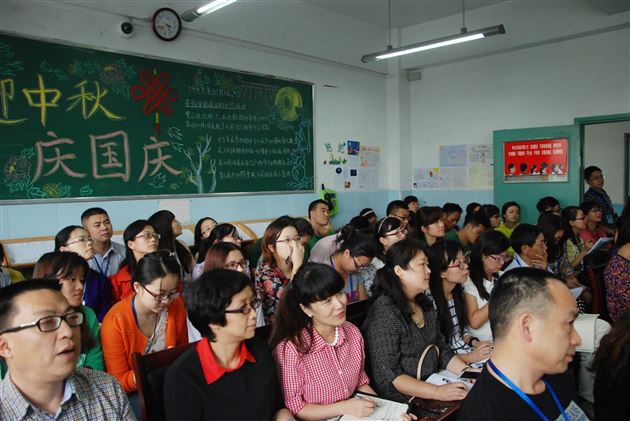 棠外特邀省市县德育专家指导省级重点课题“常态班会”课研讨会