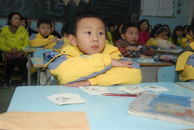 小班展示显风采，附小师生秀舞台