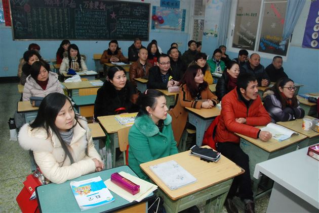 小班展示显风采，附小师生秀舞台