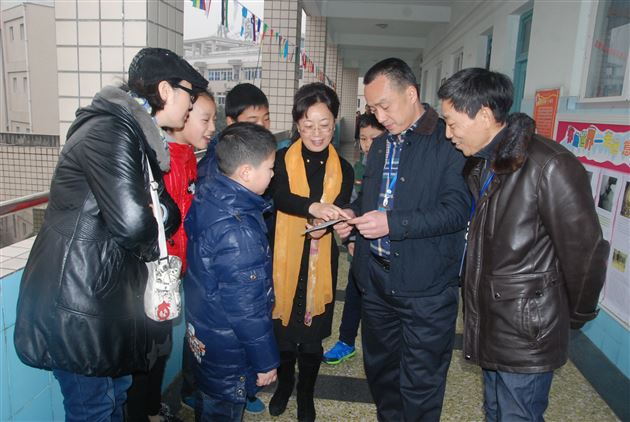 棠外附小举办2015“聚焦世界，环球之旅”期末综合素质展示活动