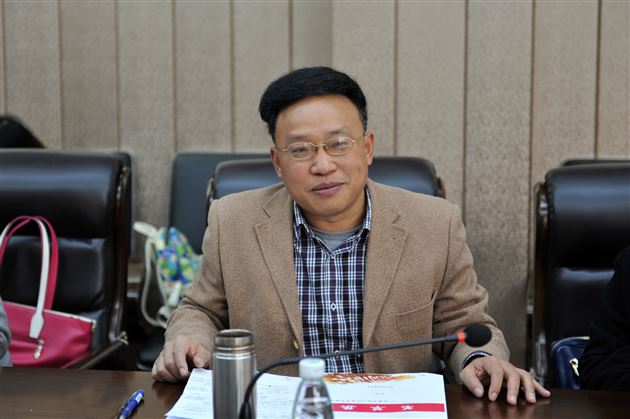 背负期望，坚定前行——记棠外刘勇名师工作室市级课题开题
