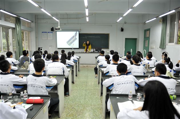 践行活动单元教学 着力问题意识培养——双流县高中化学教学研讨会在棠外圆满开展