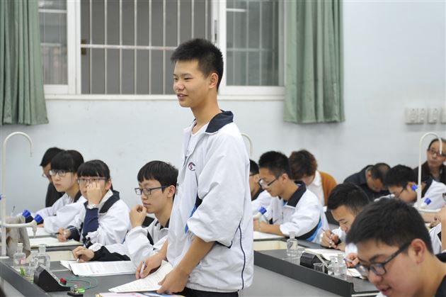 践行活动单元教学 着力问题意识培养——双流县高中化学教学研讨会在棠外圆满开展