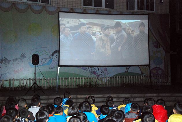 “坝坝电影”又开演喽!