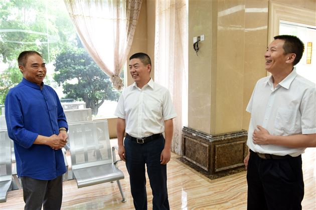 双流区委领导看望慰问棠外董事长黄光成校长