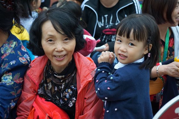 我和爷爷奶奶过重阳——记棠外实验幼稚园开展重阳节活动
