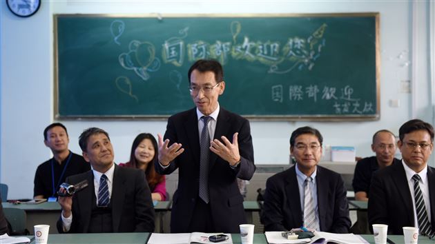 日本山梨县教育友好访问团莅临我校参观交流