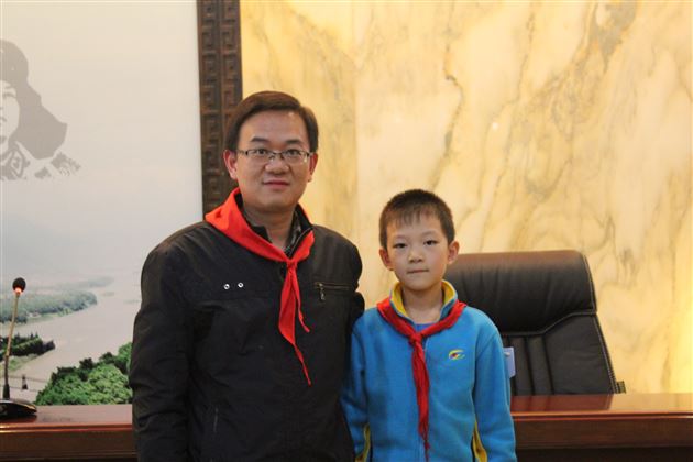 多彩光世界，点亮中国梦——记棠外附小二年级家长义工课堂