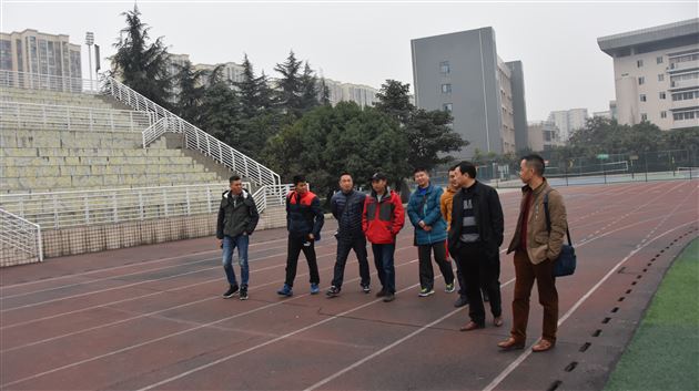 营山二中到棠外考察学习体育工作