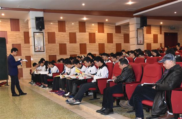 千岩万转路不定，诗词情感忽已明——双流区高三语文二轮专题复习研讨会在我校举行