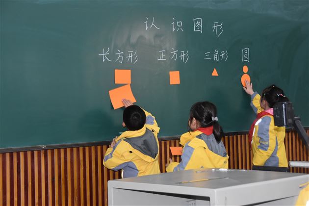 附小承办教研活动，廖凤老师倾情献课
