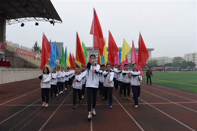 速度与力量的完美呈现，诠释青春与运动之美——记棠外高中部第十四届田径运动会