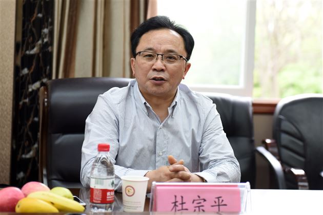 促进多语种课程建设，培养学生国际视野——外研社多语种图书赠书仪式与交流活动在棠外举行
