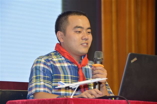 小飞机，大梦想——记棠外附小一年级家长义工课堂