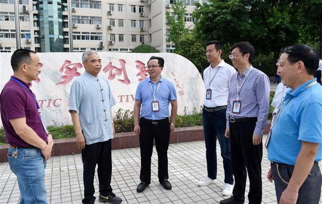 董事长、校长黄光成：做实常规突破重点促特色品牌 修身为本稳抓升学做品质教育