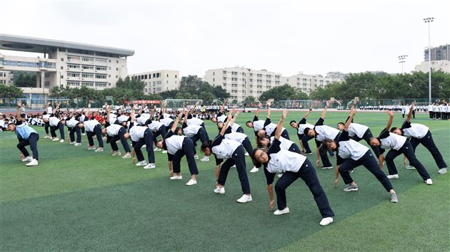 团结奋进，展班级风貌，凝心聚力，树团队意识——记棠外第十四届队列队形跑操比赛