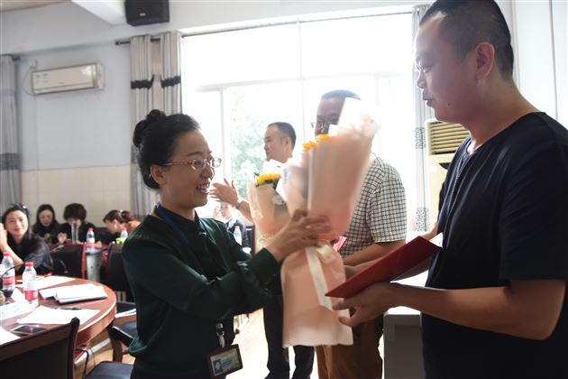 棠外附小成功召开第十五届家委会工作会
