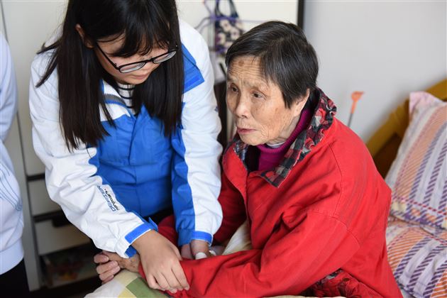 美味情缘聚温情，志愿服务暖人心——记棠外青年志愿者服务行动