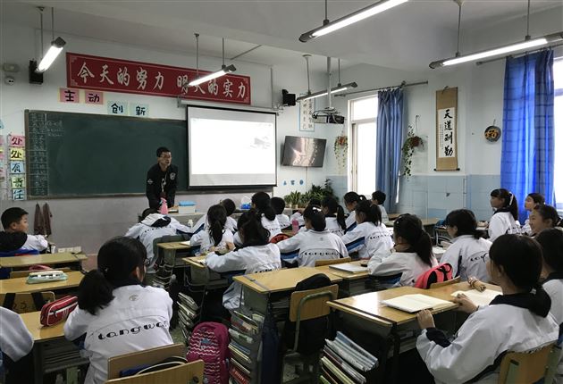 以兴趣为翅膀展师生之所长