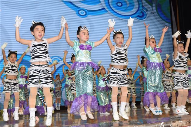 聆听花开的声音  点亮七彩的童年——棠外附小隆重举行2017级学生入学百日庆典活动