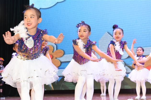 聆听花开的声音  点亮七彩的童年——棠外附小隆重举行2017级学生入学百日庆典活动