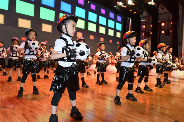 聆听花开的声音  点亮七彩的童年——棠外附小隆重举行2017级学生入学百日庆典活动