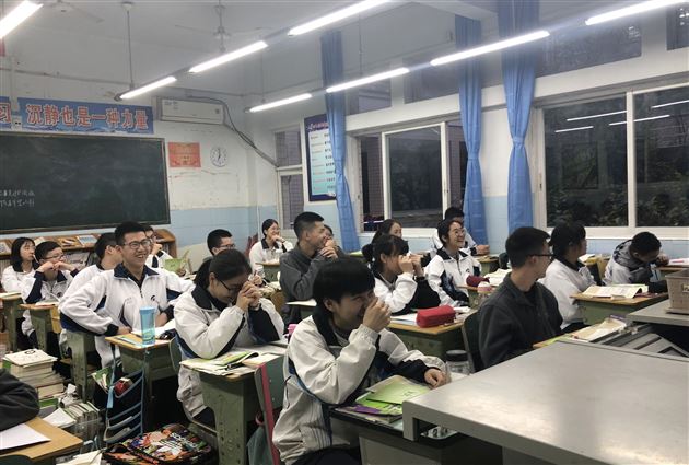 远离结核 预防为主——川大志愿者进校开展结核病防治宣传讲座
