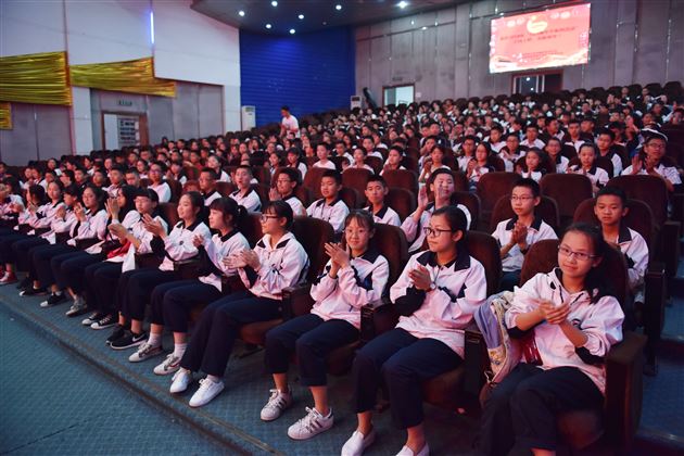 棠外2018年“五四青年节系列活动”之向上吧，急救青年！急救培训活动开展