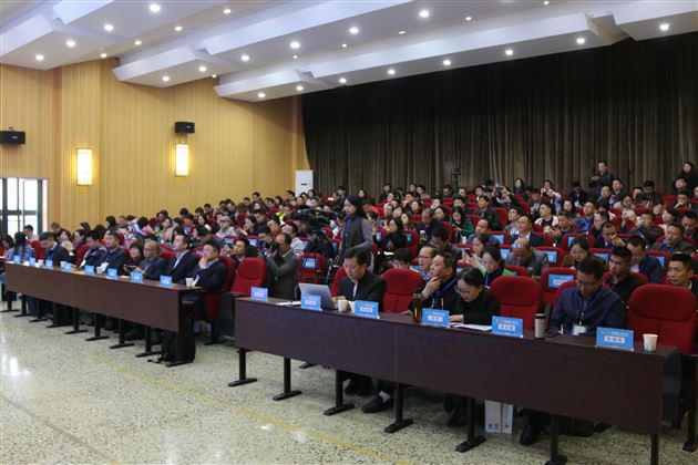 促进学科融合 培养创新精神——棠外附小校长苏萍受邀在四川省第一届STEM教育发展研究论坛作主题发言