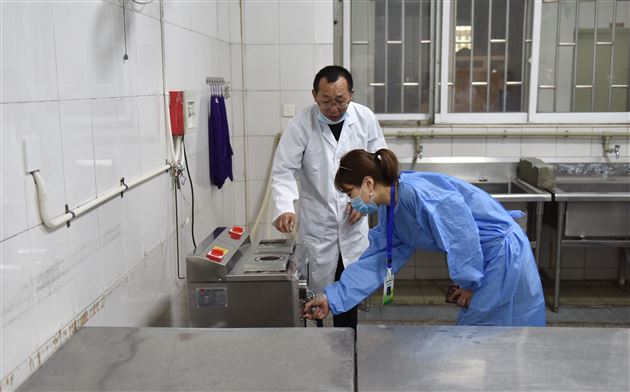 家校合力,师生同心,共建最安全食堂——我校召开膳食管理委员会工作会议