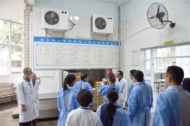 家校合力,师生同心,共建最安全食堂——我校召开膳食管理委员会工作会议