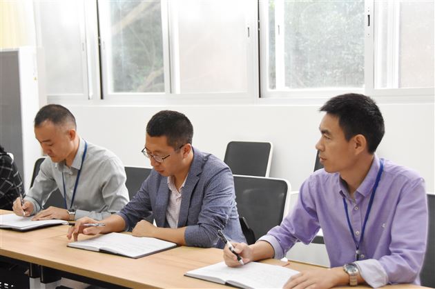 凝心聚力 共促发展——棠外附小召开2021届毕业班教师会