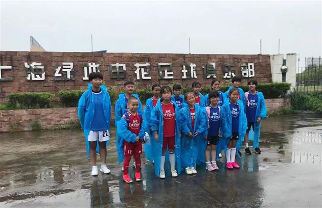 祝贺胡恩瑞小朋友荣获全国校园足球“得分王”称号