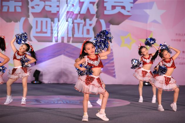 这群孩子不得了，四个一等奖、两个二等奖——棠外实验幼儿园在“2021全国运动训练竞赛联盟操舞联赛”中喜获佳绩 