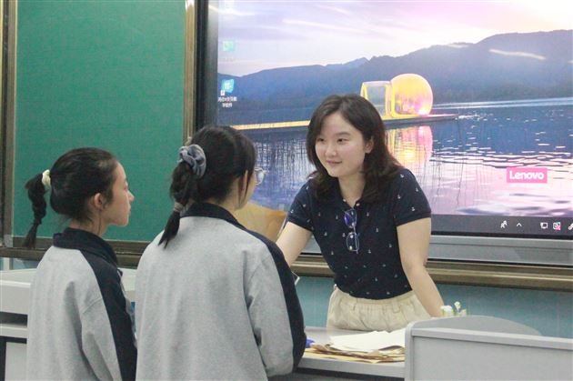 向优秀学习 向优秀出发——棠外优秀校友杜怡蒙回母校参加高2020级分享交流活动 